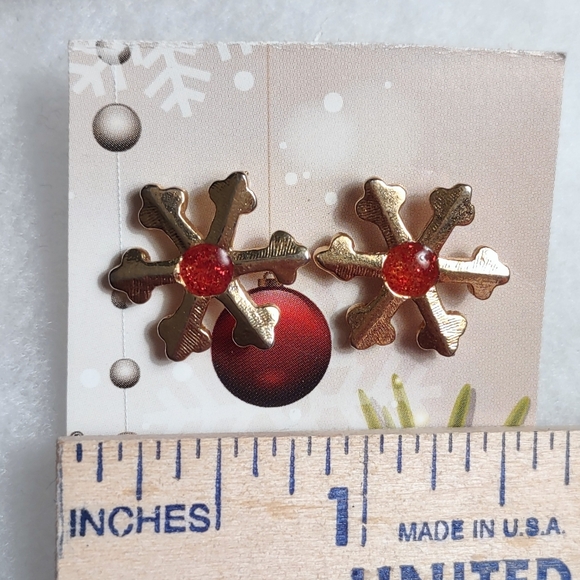2 Pr Vintage Christmas Earrings+ FREE Snowflake Earrings AVON - Picture 7 of 13